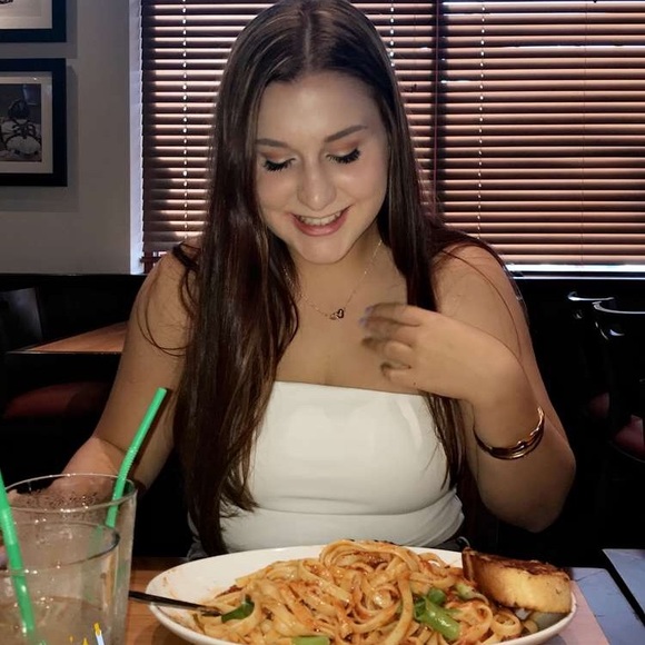 Meet your Posher, Izzy - Picture 4 of 5